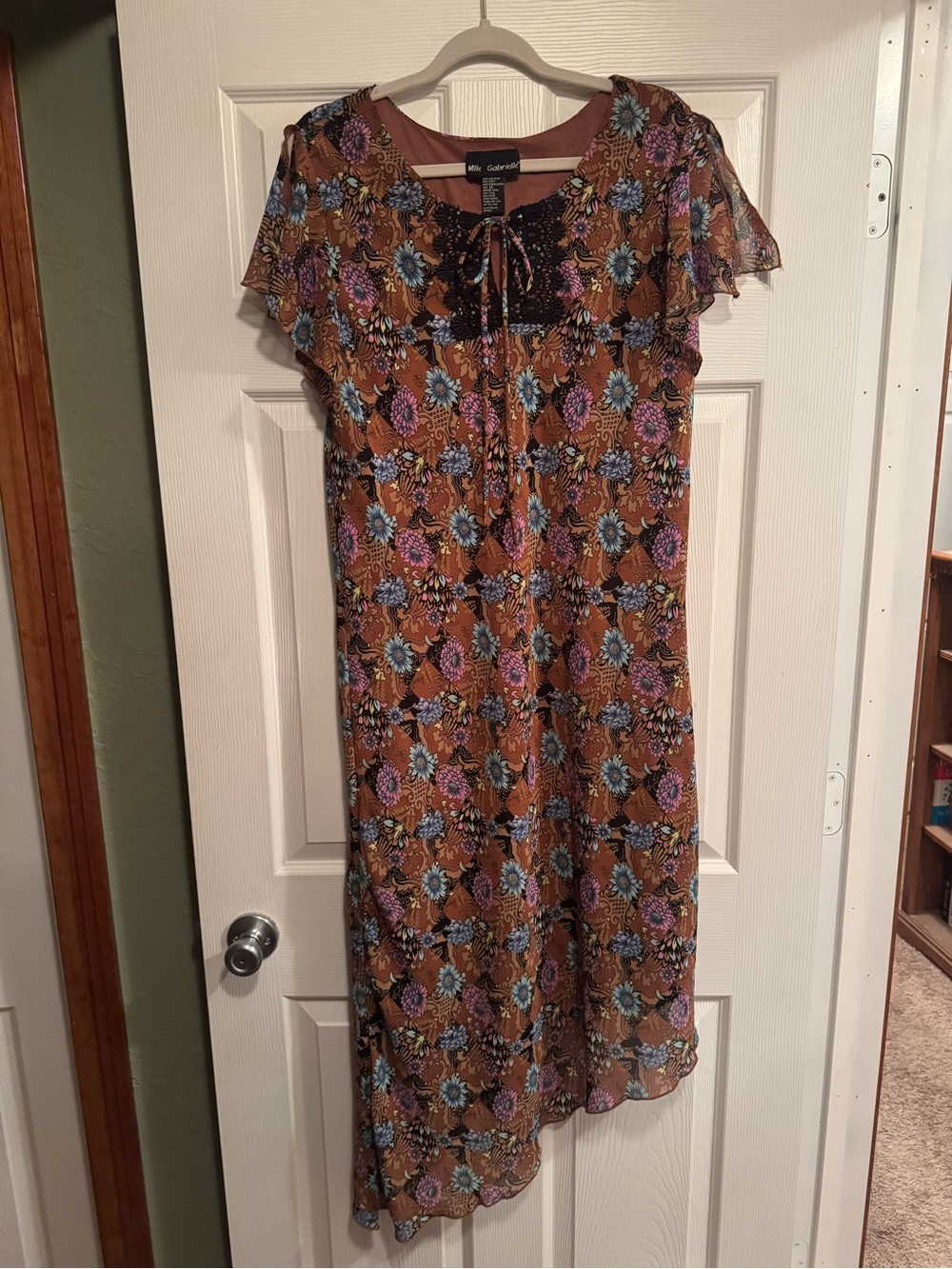 Mlle Gabrielle Sz 22 Brown Floral Maxi Dress w/ Asymmetrical hem